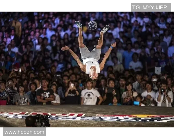 球星日常街头足球穿搭解析展现运动与时尚完美融合魅力